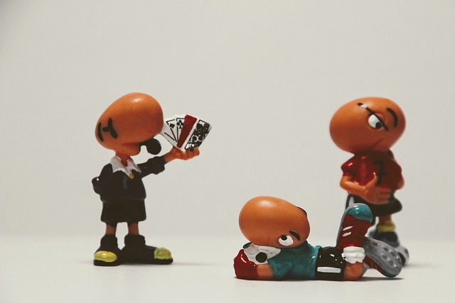 吕迪格的防守是站在那里干瞪嘛，比斯洛特先下课的估计是阿隆索