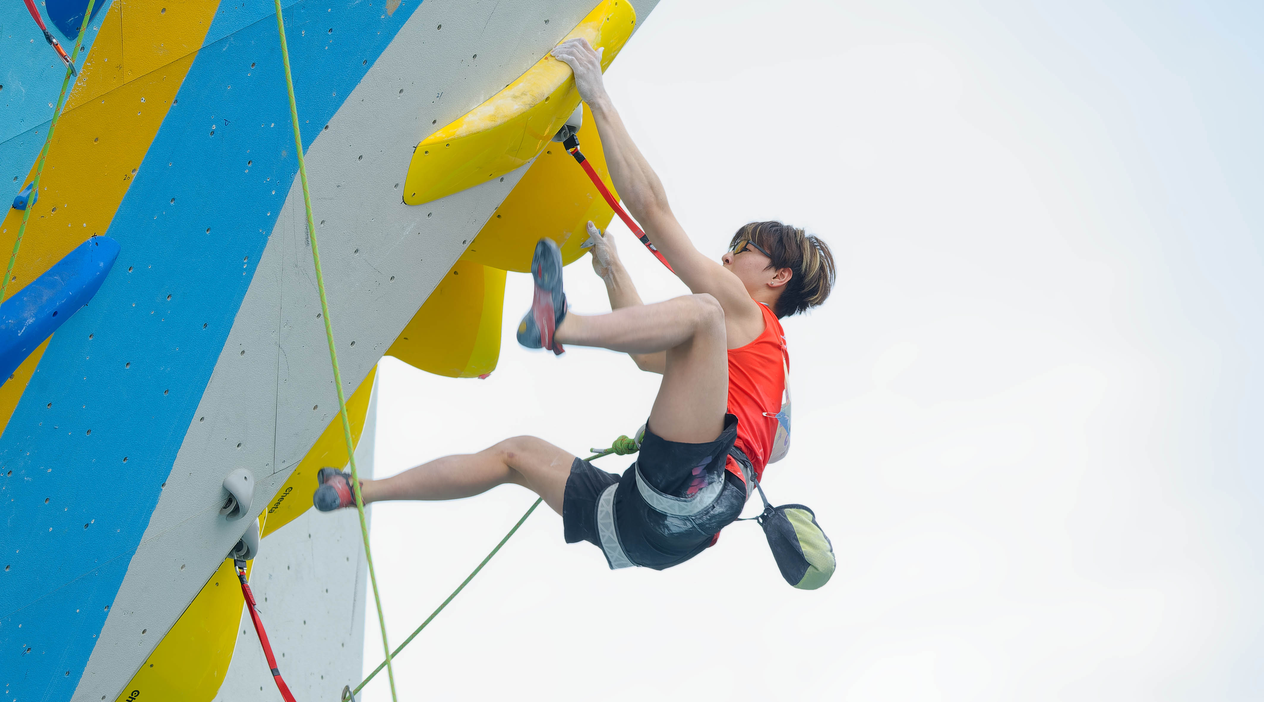 福登闪击破纪录+补时绝杀，铁卫送点恩梅查手刃旧主，曼城3-2鱼腩