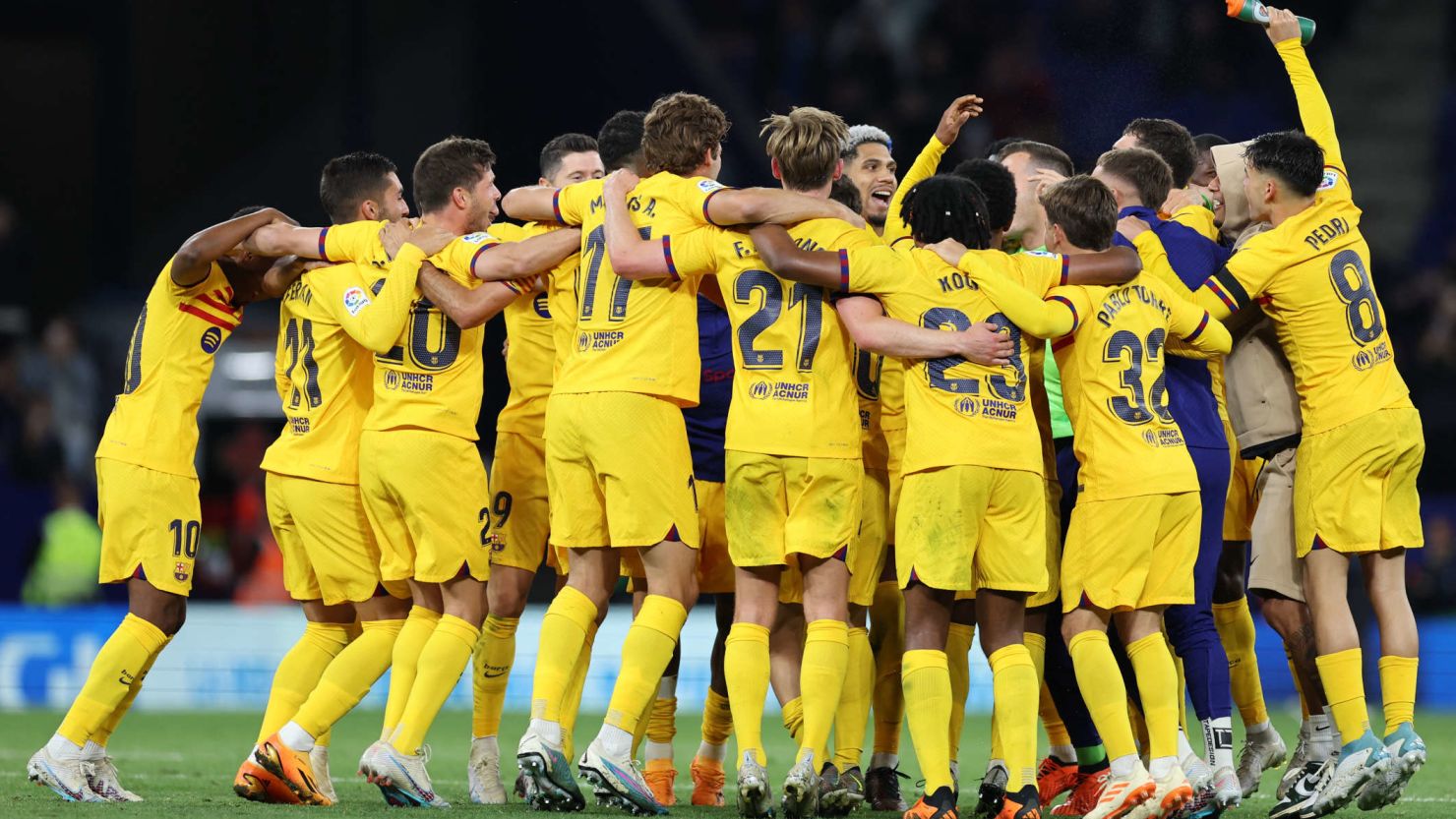 用歌声和呐 用歌声和呐